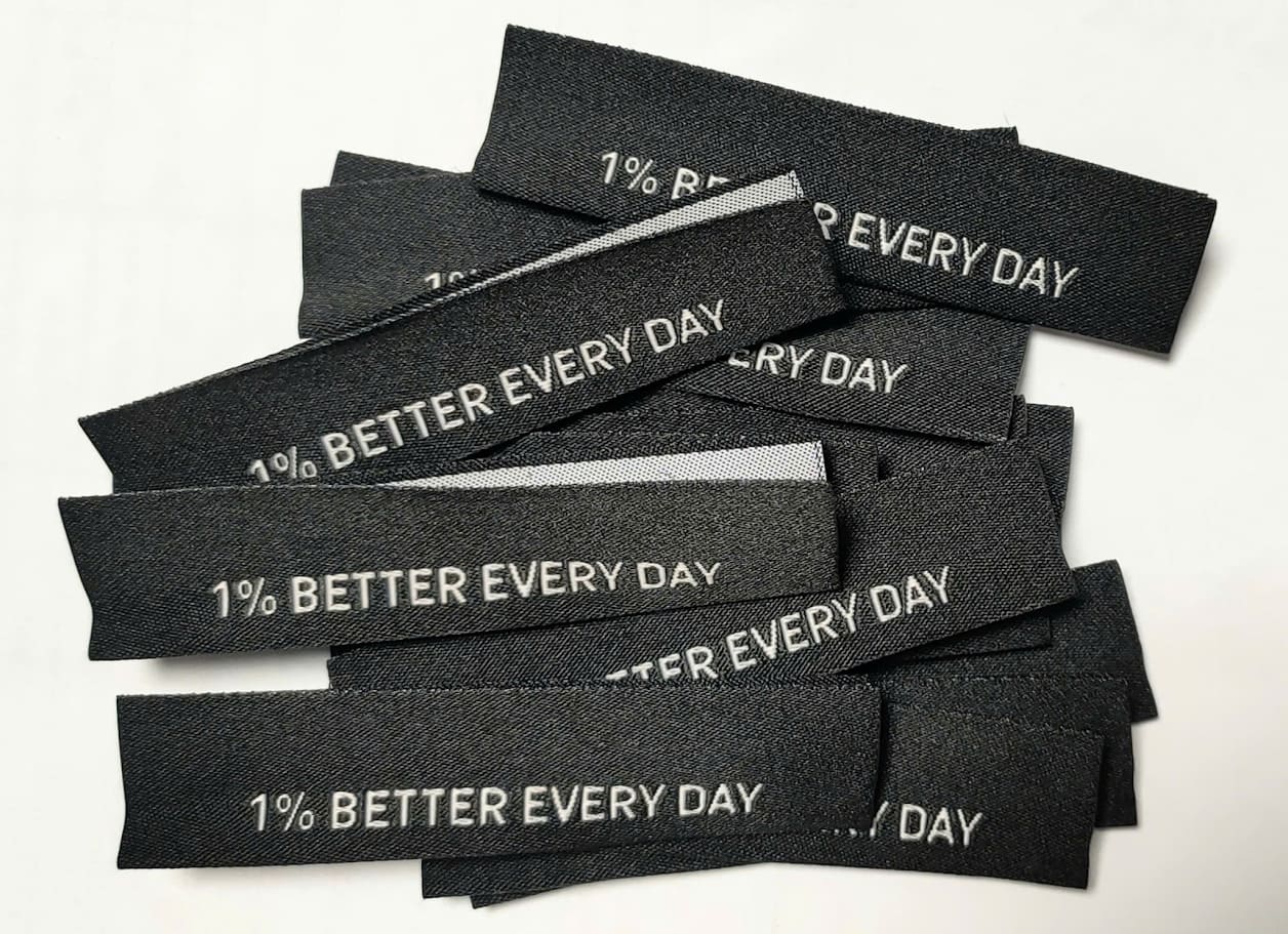 Woven Label Lsk 1% Better Every Day W73mm